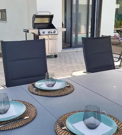 Villa Valverde 2 Villa, Vilamoura, Algarve, Only 5 Minutes From Marina, Golf And