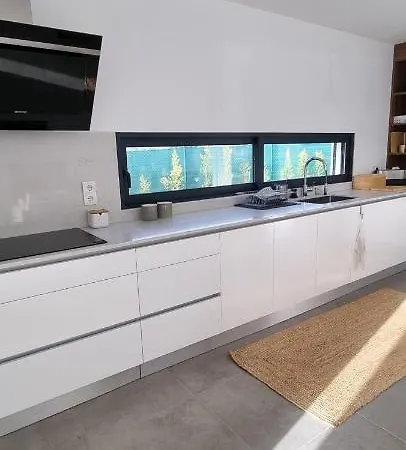 Villa Valverde 2 Villa, Vilamoura, Algarve, Only 5 Minutes From Marina, Golf And