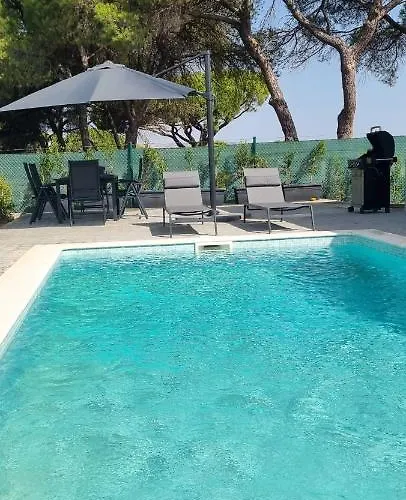 Valverde 2 Villa, Vilamoura, Algarve, Only 5 Minutes From Marina, Golf And *