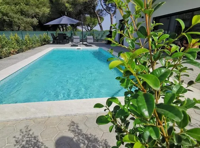 Valverde 2 Villa, Vilamoura, Algarve, Only 5 Minutes From Marina, Golf And Villa *