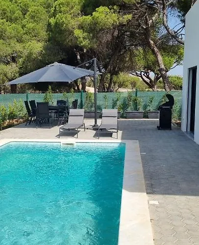 Villa Valverde 2 Villa, Vilamoura, Algarve, Only 5 Minutes From Marina, Golf And Vilamoura