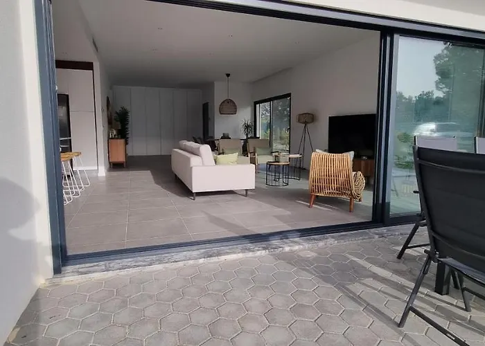 Valverde 2 Villa, Vilamoura, Algarve, Only 5 Minutes From Marina, Golf And Villa
