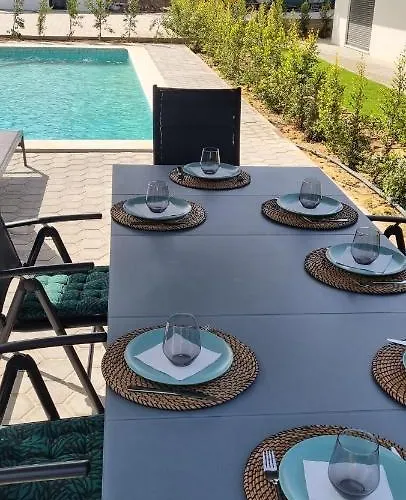 Valverde 2 Villa, Vilamoura, Algarve, Only 5 Minutes From Marina, Golf And *