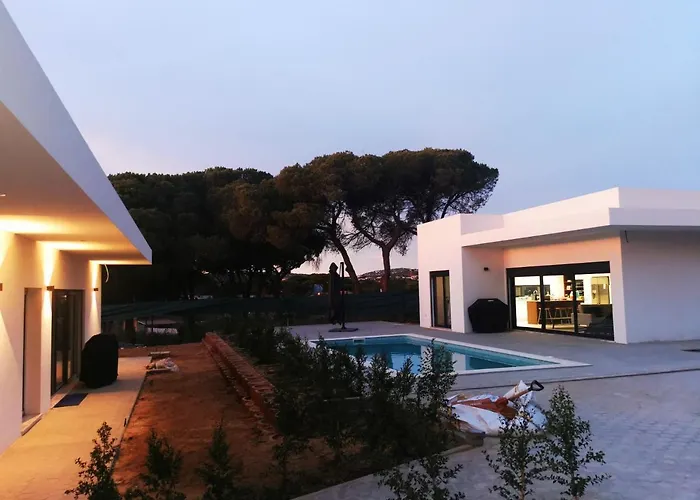 Valverde 2 Villa, Vilamoura, Algarve, Only 5 Minutes From Marina, Golf And Vilamoura
