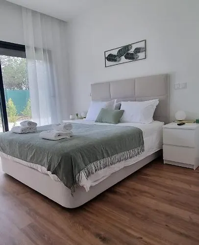 Valverde 2 Villa, Vilamoura, Algarve, Only 5 Minutes From Marina, Golf And