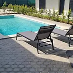 Villa Valverde 2 Villa, Vilamoura, Algarve, Only 5 Minutes From Marina, Golf And