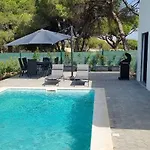 Villa Valverde 2 Villa, Vilamoura, Algarve, Only 5 Minutes From Marina, Golf And Vilamoura