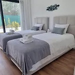 Villa Valverde 2 Villa, Vilamoura, Algarve, Only 5 Minutes From Marina, Golf And Vilamoura