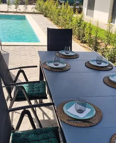 Valverde 2 Villa, Vilamoura, Algarve, Only 5 Minutes From Marina, Golf And