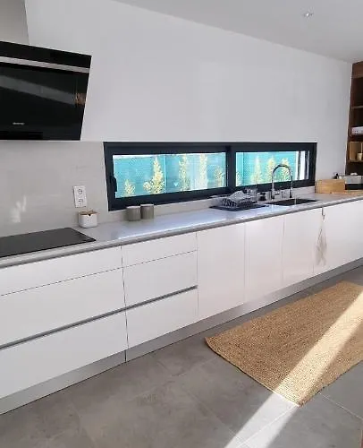 Villa Valverde 2 Villa, Vilamoura, Algarve, Only 5 Minutes From Marina, Golf And