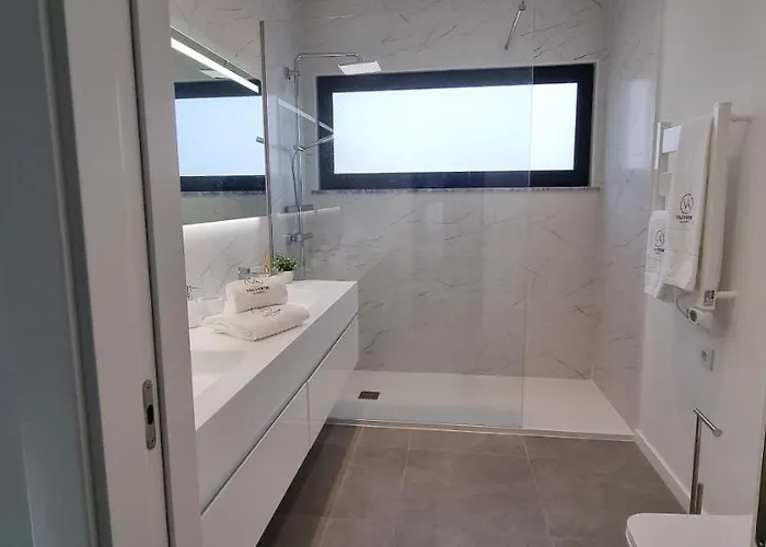 Valverde 2 Villa, Vilamoura, Algarve, Only 5 Minutes From Marina, Golf And Vilamoura